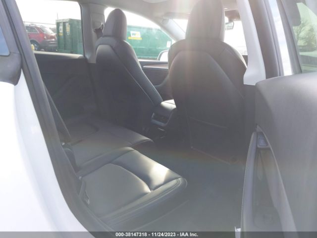 Photo 7 VIN: 7SAYGAEE4PF630563 - TESLA MODEL Y 