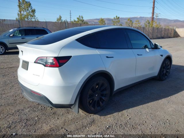 Photo 3 VIN: 7SAYGAEE4PF640364 - TESLA MODEL Y 