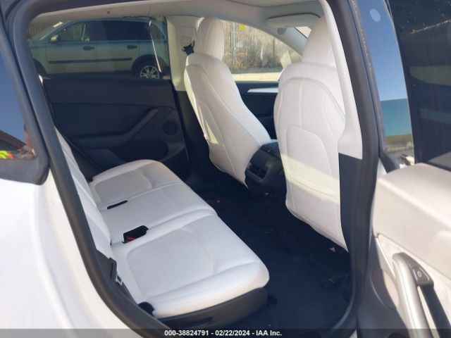 Photo 7 VIN: 7SAYGAEE4PF640364 - TESLA MODEL Y 