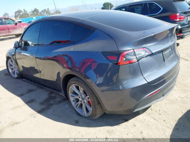 Photo 2 VIN: 7SAYGAEE4PF661490 - TESLA MODEL Y 