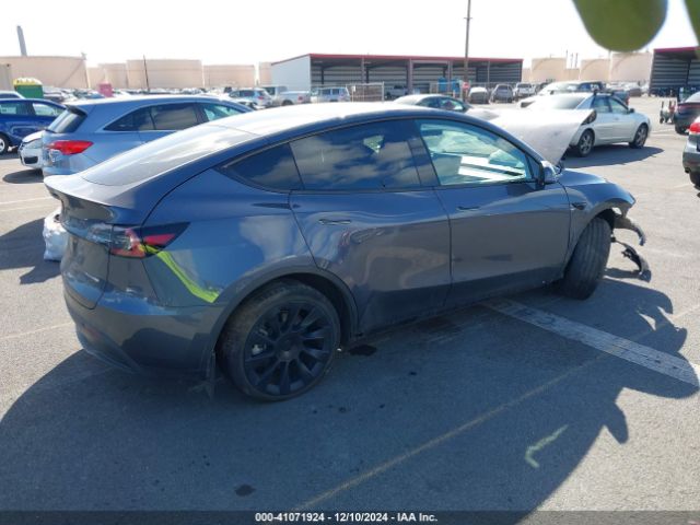 Photo 3 VIN: 7SAYGAEE4PF945847 - TESLA MODEL Y 