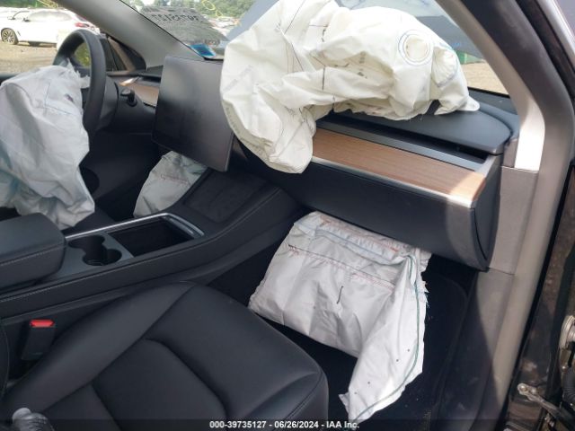 Photo 4 VIN: 7SAYGAEE4RF006104 - TESLA MODEL Y 