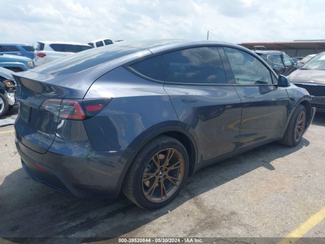 Photo 3 VIN: 7SAYGAEE5NF413892 - TESLA MODEL Y 