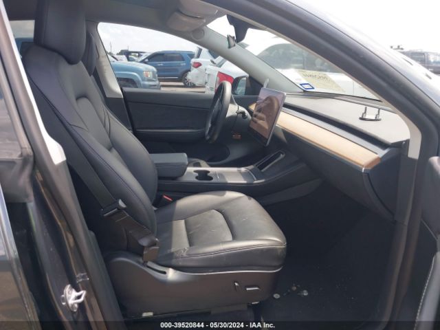 Photo 4 VIN: 7SAYGAEE5NF413892 - TESLA MODEL Y 