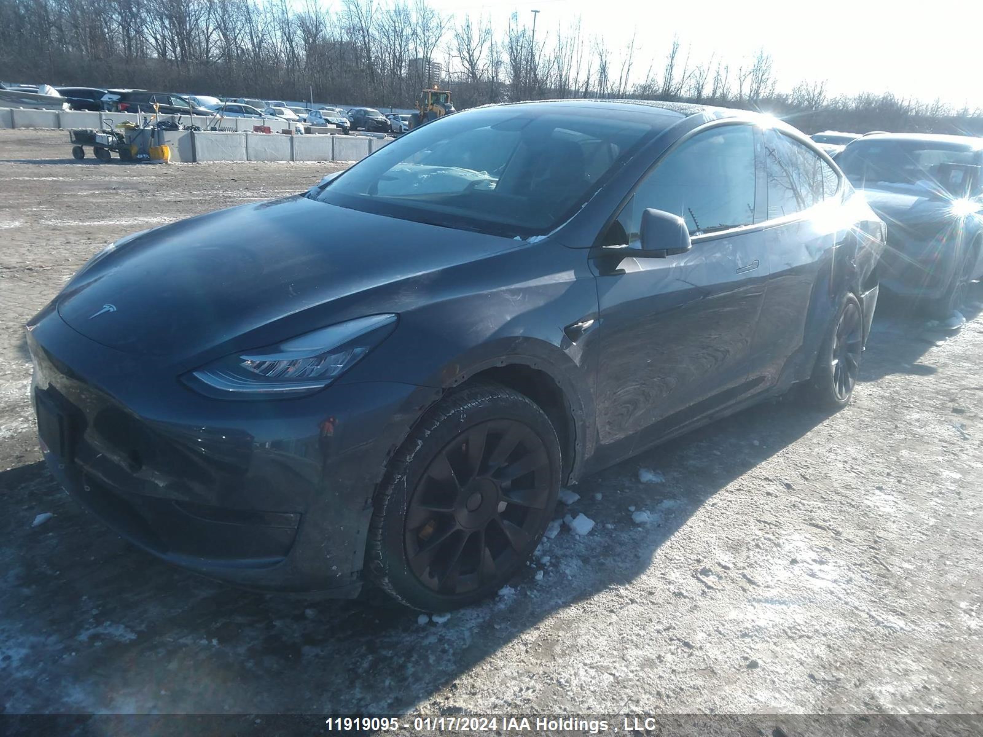 Photo 1 VIN: 7SAYGAEE5NF457570 - TESLA MODEL Y 