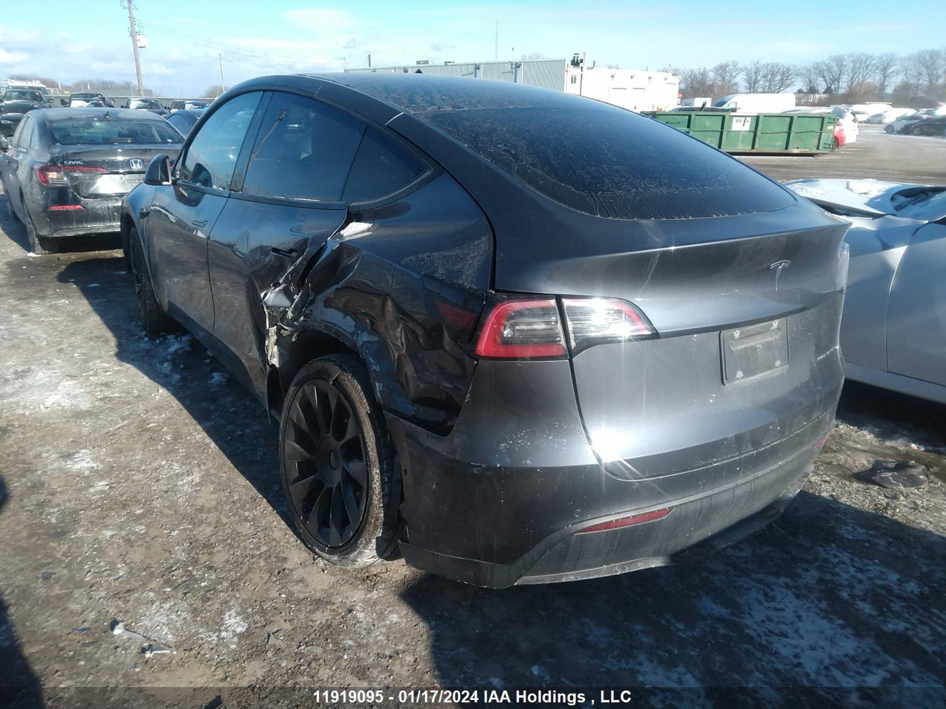 Photo 2 VIN: 7SAYGAEE5NF457570 - TESLA MODEL Y 