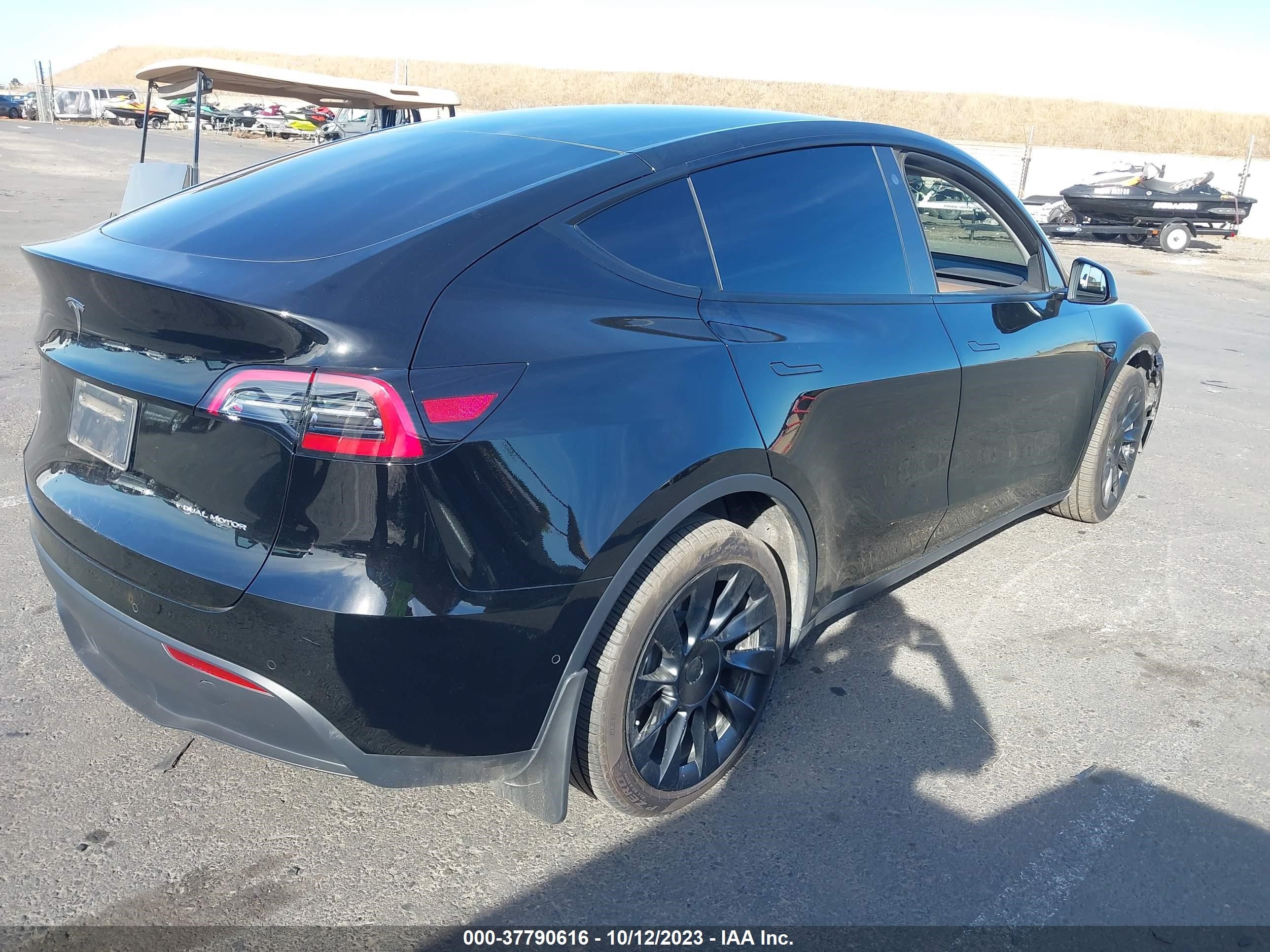 Photo 3 VIN: 7SAYGAEE5NF549696 - TESLA MODEL Y 