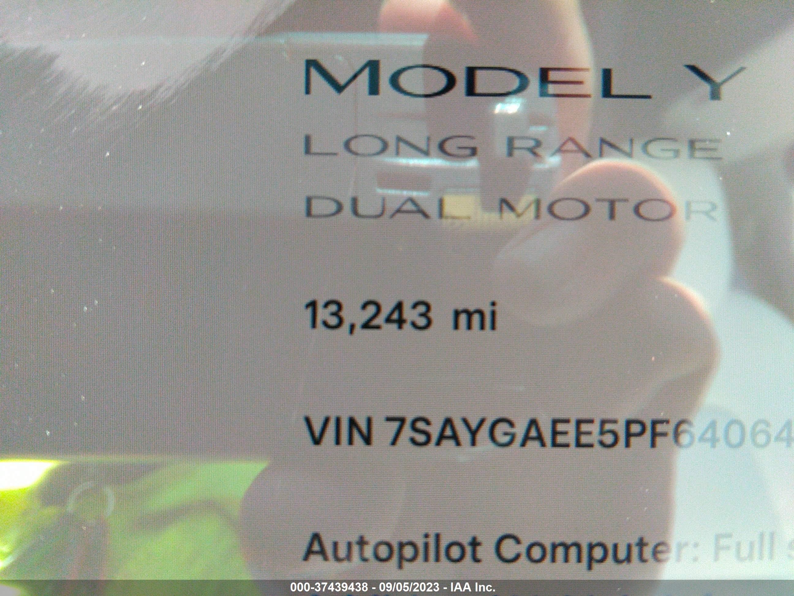 Photo 13 VIN: 7SAYGAEE5PF640647 - TESLA MODEL Y 