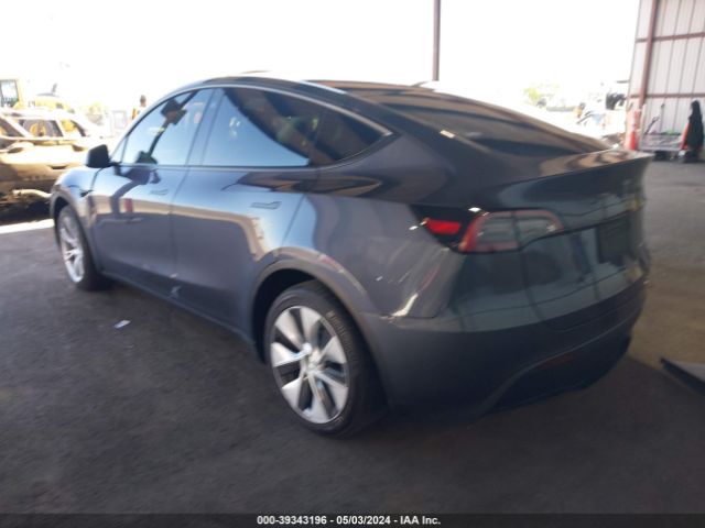 Photo 2 VIN: 7SAYGAEE5PF742031 - TESLA MODEL Y 