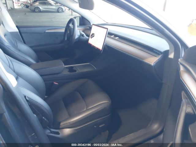 Photo 4 VIN: 7SAYGAEE5PF742031 - TESLA MODEL Y 