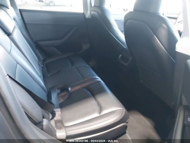 Photo 7 VIN: 7SAYGAEE5PF742031 - TESLA MODEL Y 