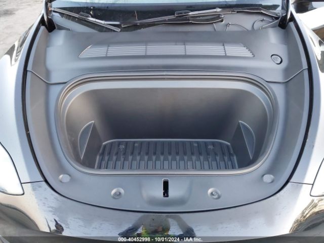 Photo 9 VIN: 7SAYGAEE5RF194549 - TESLA MODEL Y 