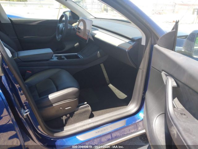 Photo 4 VIN: 7SAYGAEE6NF365531 - TESLA MODEL Y 