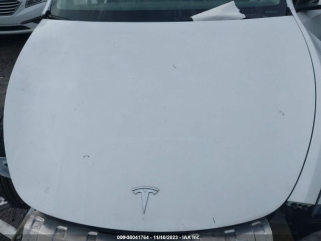 Photo 9 VIN: 7SAYGAEE6NF404442 - TESLA MODEL Y 