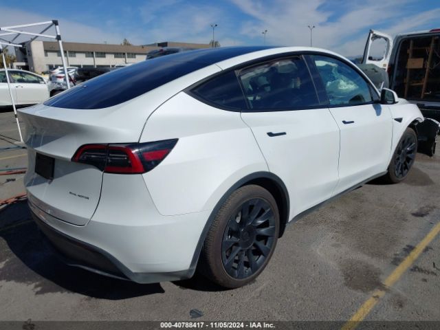 Photo 3 VIN: 7SAYGAEE6PF662625 - TESLA MODEL Y 