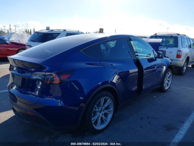 Photo 3 VIN: 7SAYGAEE6PF749232 - TESLA MODEL Y 