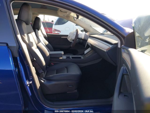 Photo 4 VIN: 7SAYGAEE6PF749232 - TESLA MODEL Y 