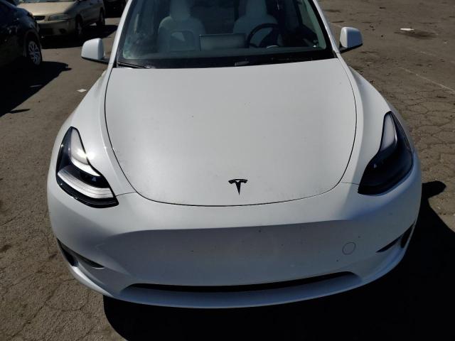 Photo 10 VIN: 7SAYGAEE6PF777113 - TESLA MODEL Y 