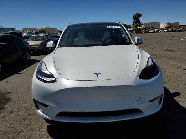 Photo 4 VIN: 7SAYGAEE6PF777113 - TESLA MODEL Y 