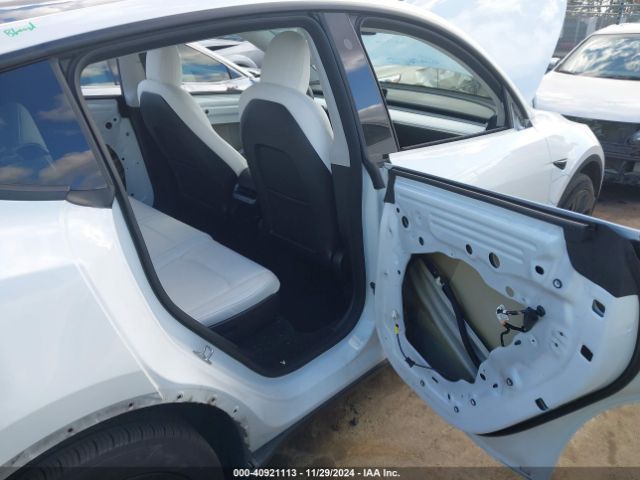 Photo 7 VIN: 7SAYGAEE7NF391250 - TESLA MODEL Y 