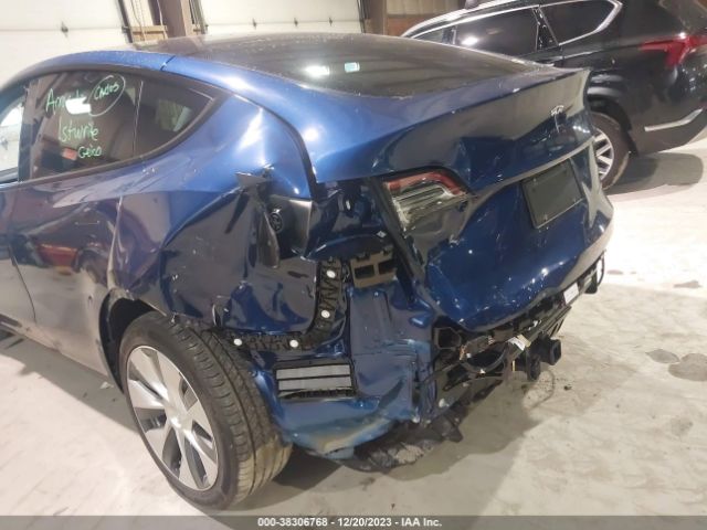 Photo 5 VIN: 7SAYGAEE7NF465766 - TESLA MODEL Y 