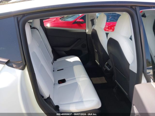 Photo 7 VIN: 7SAYGAEE7NF538005 - TESLA MODEL Y 