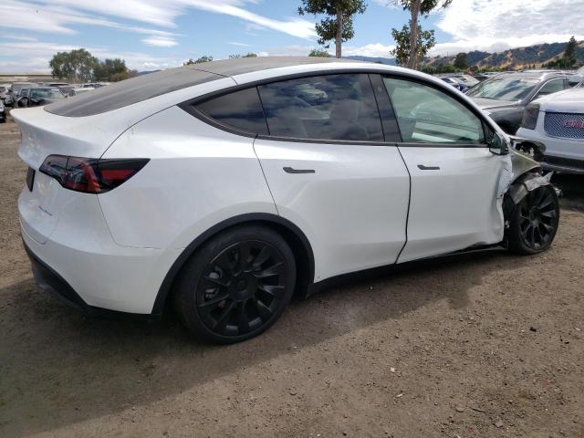 Photo 2 VIN: 7SAYGAEE7NF570596 - TESLA MODEL Y 