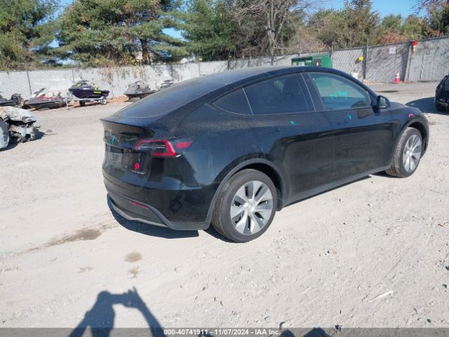 Photo 3 VIN: 7SAYGAEE7PF613000 - TESLA MODEL Y 