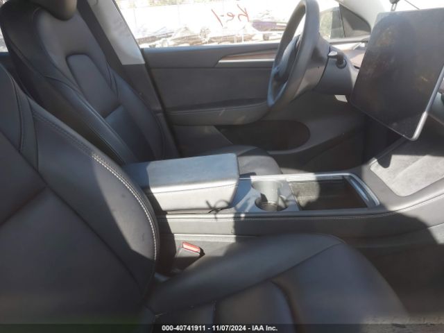 Photo 4 VIN: 7SAYGAEE7PF613000 - TESLA MODEL Y 