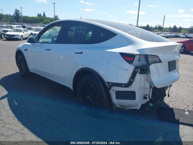 Photo 2 VIN: 7SAYGAEE7PF694886 - TESLA MODEL Y 