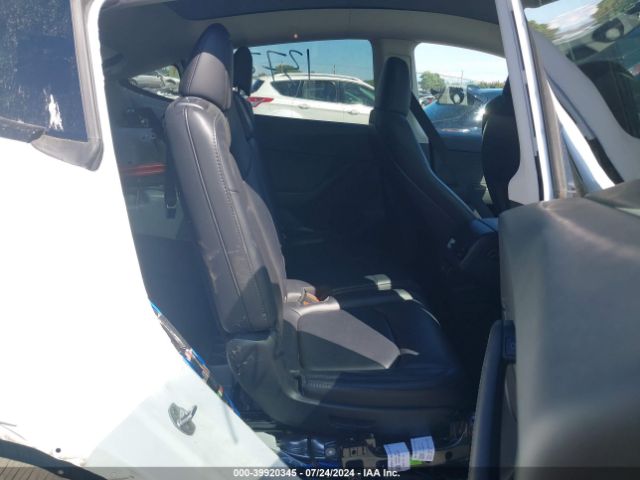 Photo 7 VIN: 7SAYGAEE7PF694886 - TESLA MODEL Y 