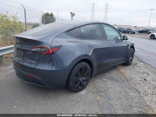 Photo 3 VIN: 7SAYGAEE7PF857018 - TESLA MODEL Y 