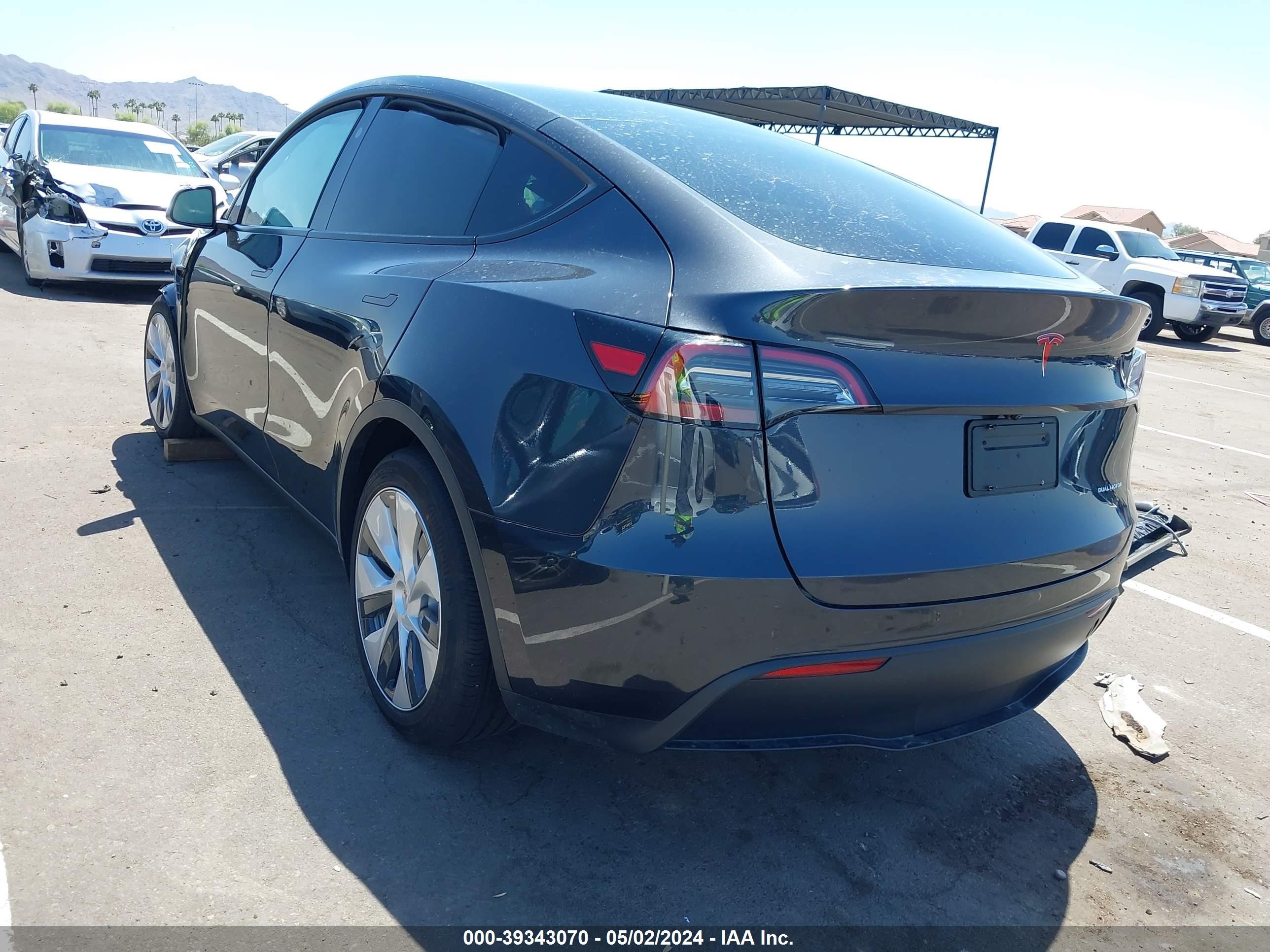 Photo 2 VIN: 7SAYGAEE7RF054101 - TESLA MODEL Y 