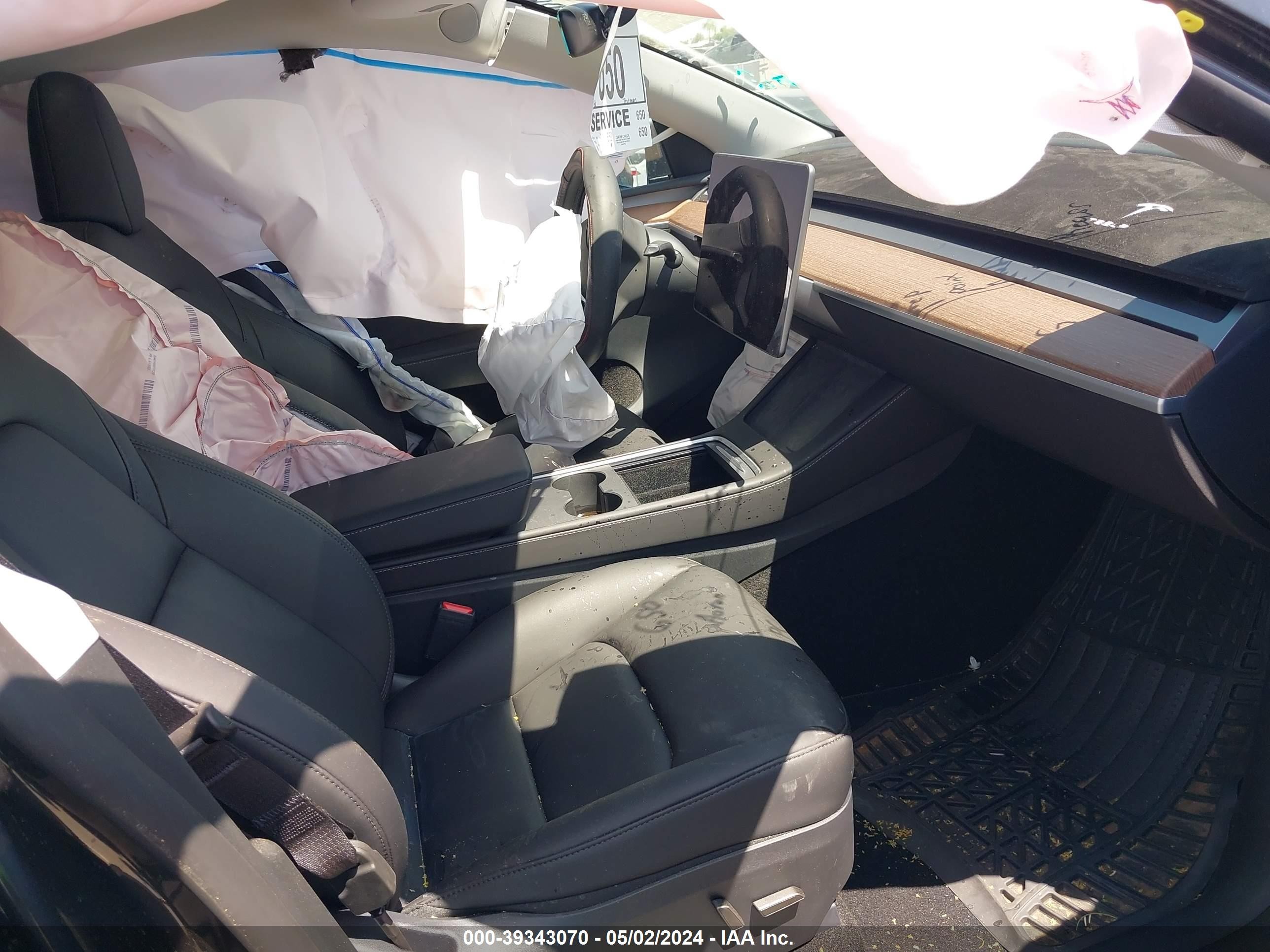 Photo 4 VIN: 7SAYGAEE7RF054101 - TESLA MODEL Y 