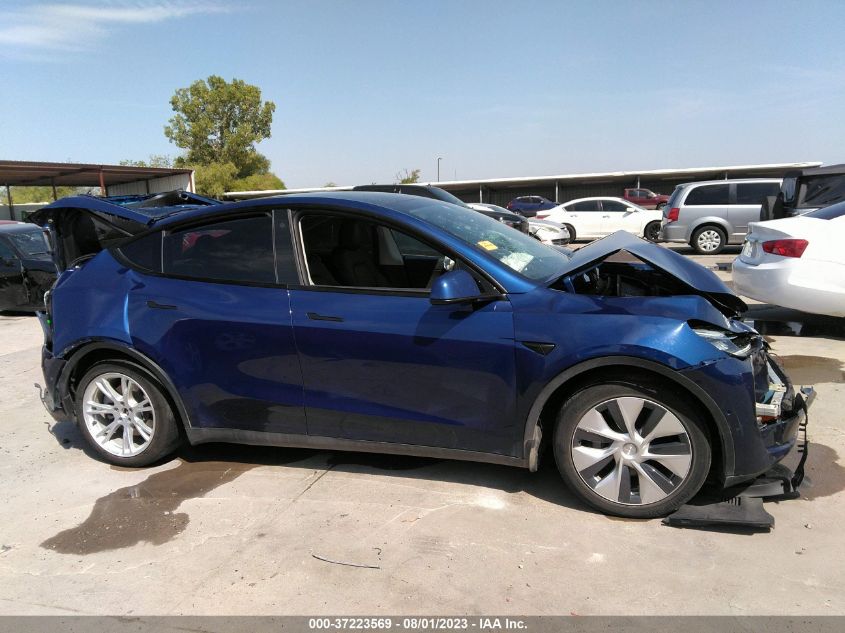 Photo 10 VIN: 7SAYGAEE8NF313477 - TESLA MODEL Y 