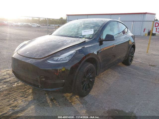 Photo 1 VIN: 7SAYGAEE8NF428841 - TESLA MODEL Y 