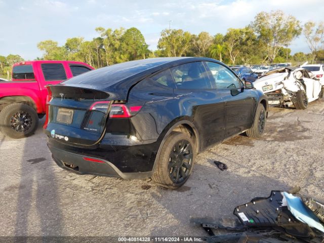 Photo 3 VIN: 7SAYGAEE8NF428841 - TESLA MODEL Y 