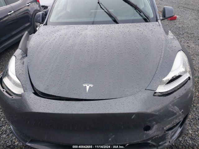 Photo 9 VIN: 7SAYGAEE8NF570624 - TESLA MODEL Y 