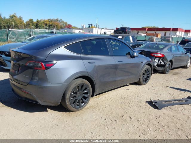 Photo 3 VIN: 7SAYGAEE8PF589368 - TESLA MODEL Y 