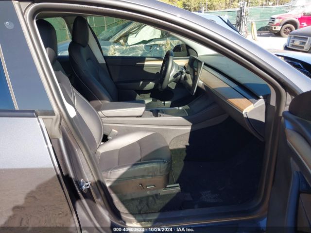 Photo 4 VIN: 7SAYGAEE8PF589368 - TESLA MODEL Y 