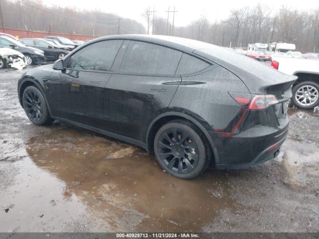 Photo 2 VIN: 7SAYGAEE8PF610509 - TESLA MODEL Y 