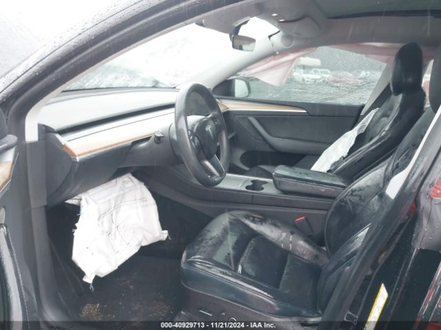 Photo 4 VIN: 7SAYGAEE8PF610509 - TESLA MODEL Y 