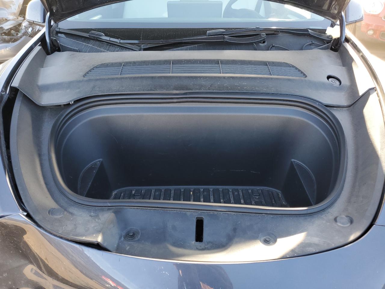 Photo 10 VIN: 7SAYGAEE8PF645552 - TESLA MODEL Y 