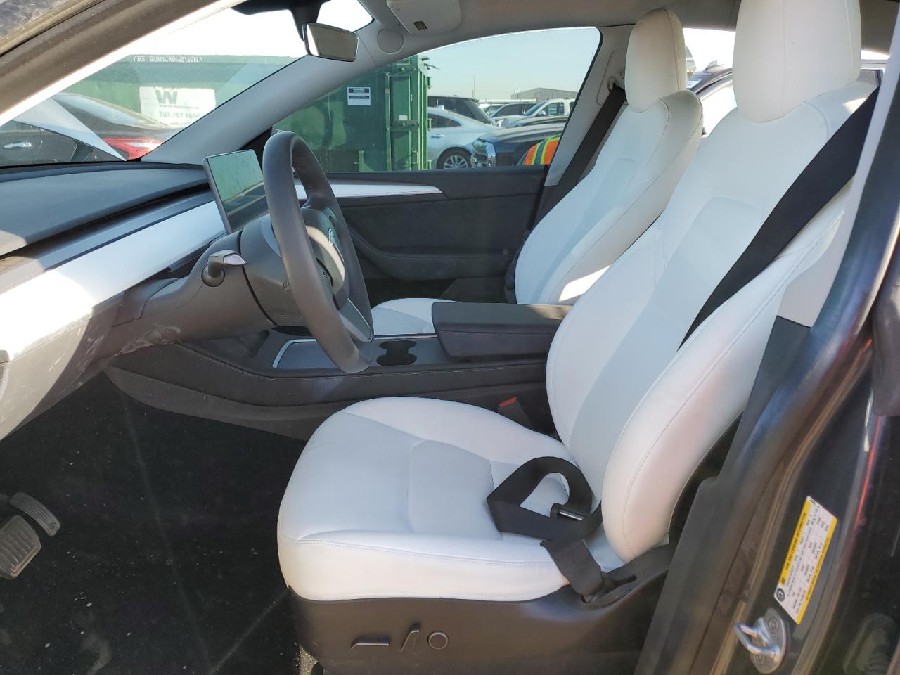 Photo 6 VIN: 7SAYGAEE8PF645552 - TESLA MODEL Y 