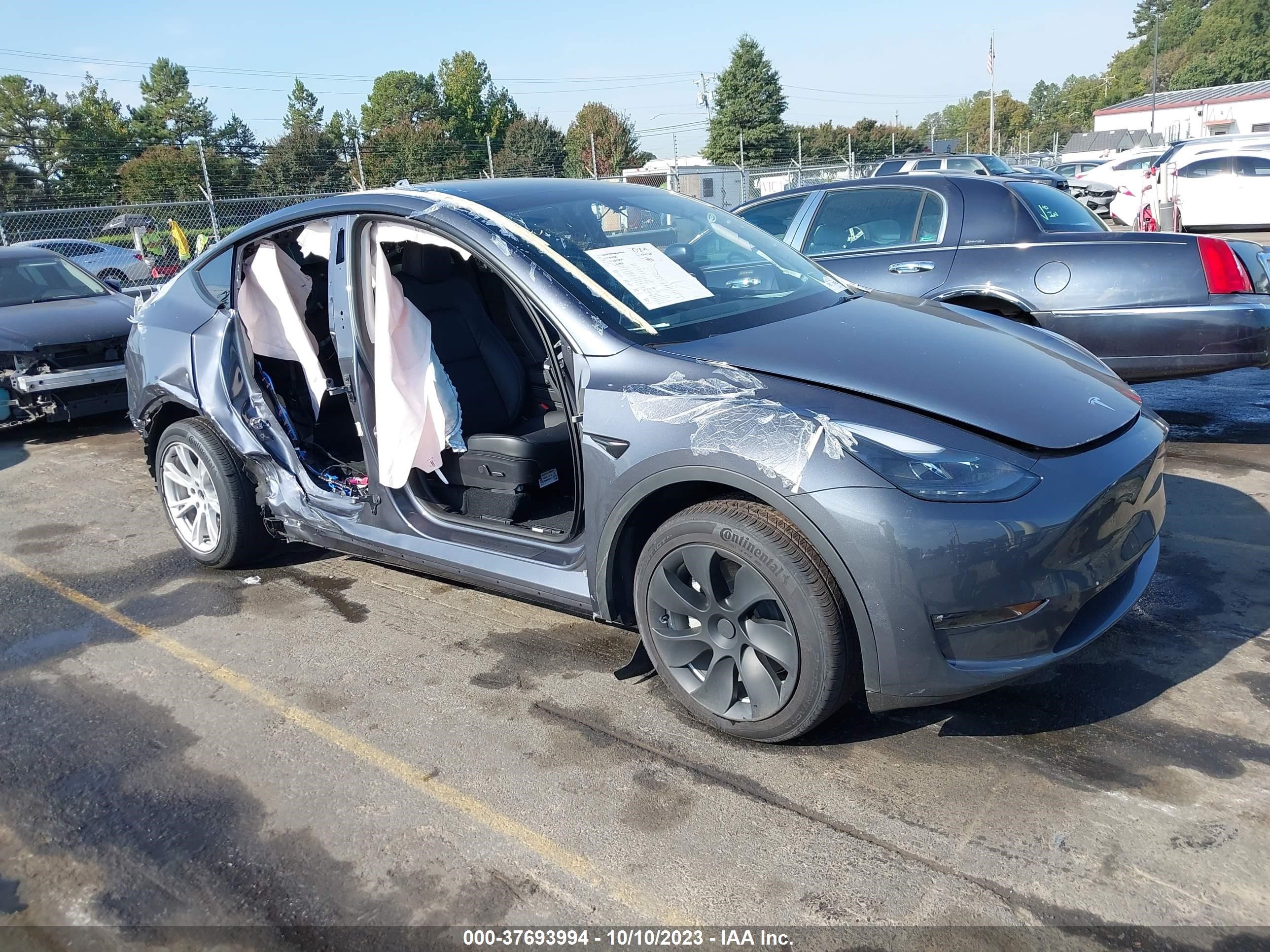 Photo 0 VIN: 7SAYGAEE8PF686358 - TESLA MODEL Y 