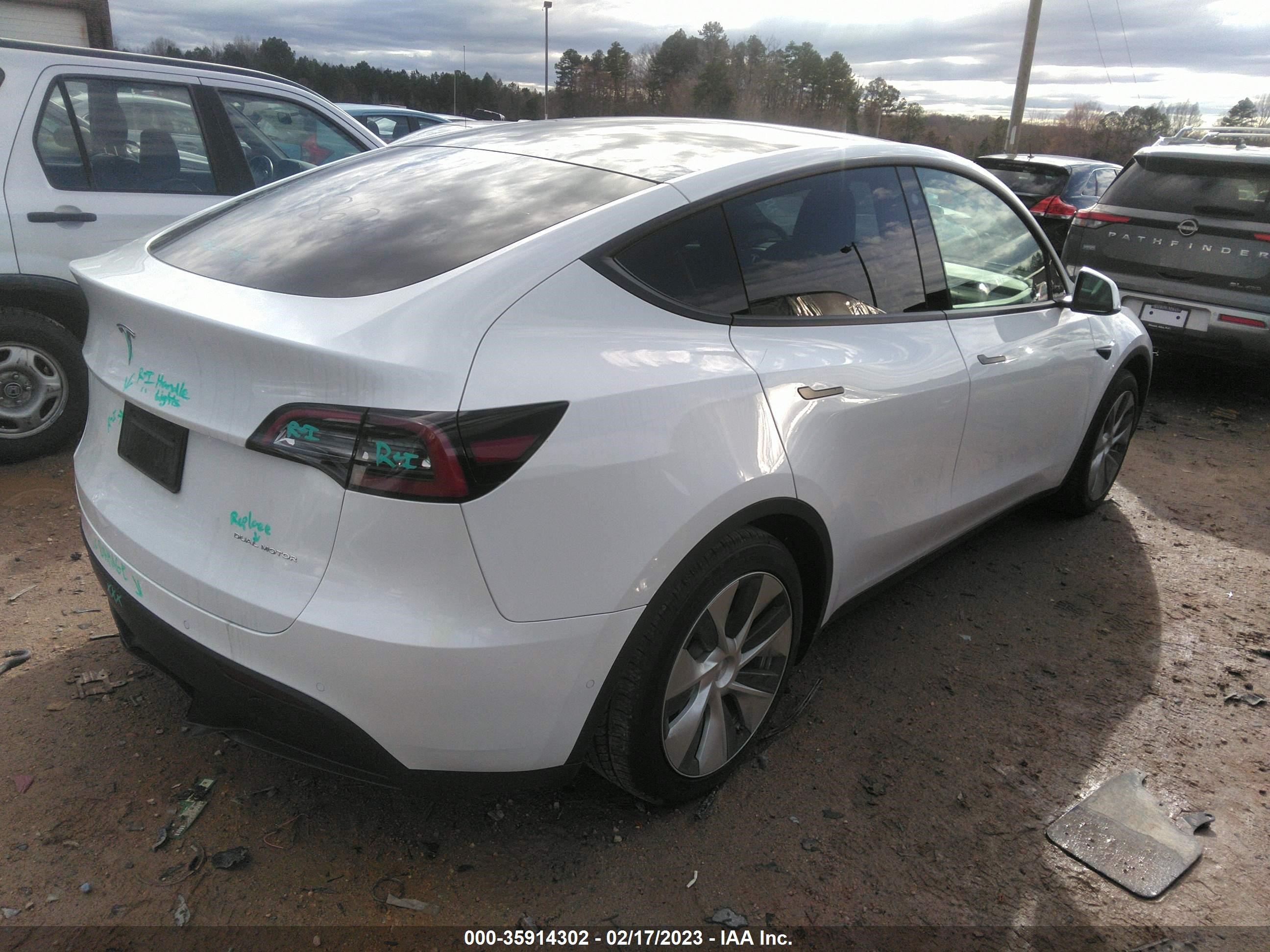 Photo 3 VIN: 7SAYGAEE9NF339750 - TESLA MODEL Y 