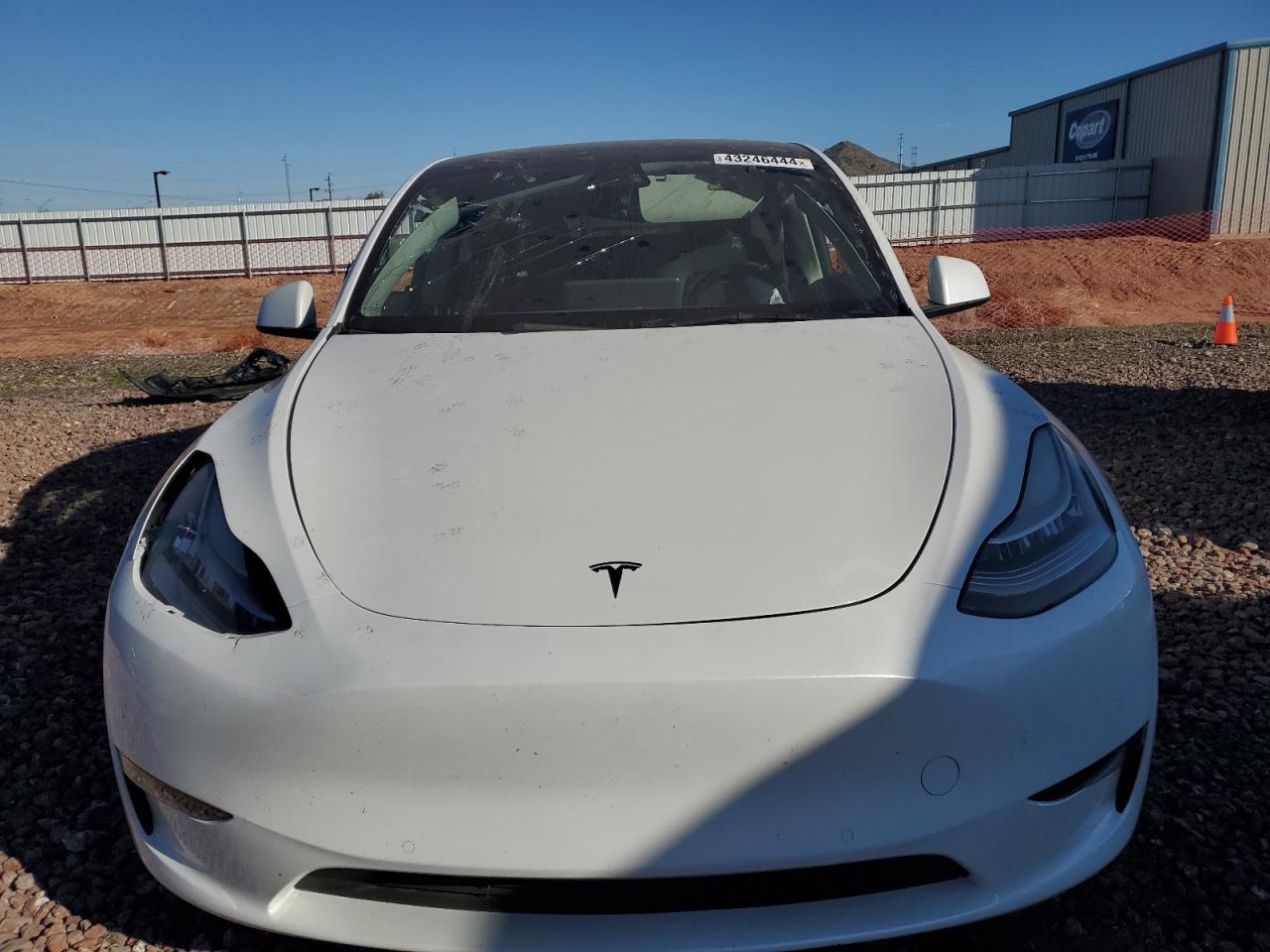 Photo 4 VIN: 7SAYGAEE9NF404712 - TESLA MODEL Y 