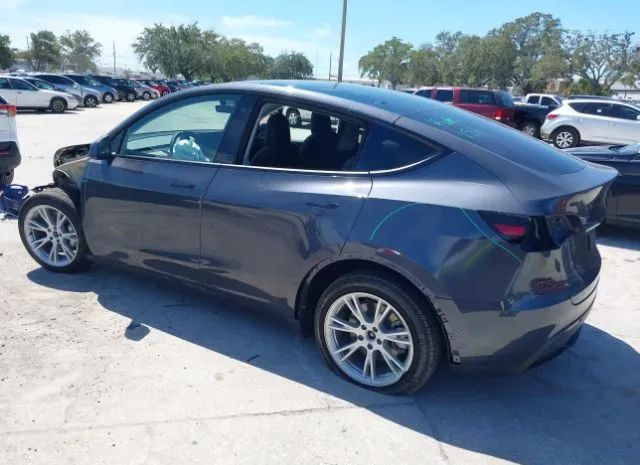 Photo 2 VIN: 7SAYGAEE9NF430355 - TESLA MODEL Y 