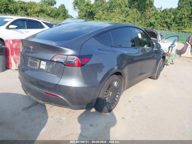 Photo 3 VIN: 7SAYGAEE9NF464702 - TESLA MODEL Y 