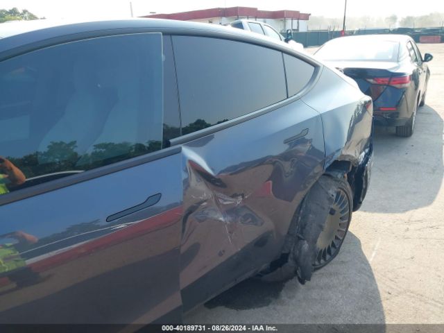 Photo 5 VIN: 7SAYGAEE9NF464702 - TESLA MODEL Y 